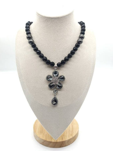 Black Beaded Necklace | Large Flower Pendant | Queebo