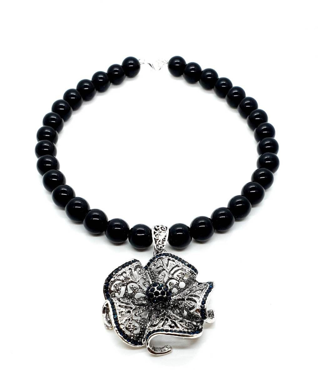 Flower Beaded Necklace | Vintage Flower Pendant | Queebo
