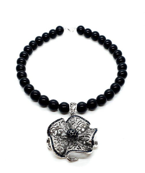 Flower Beaded Necklace | Vintage Flower Pendant | Queebo