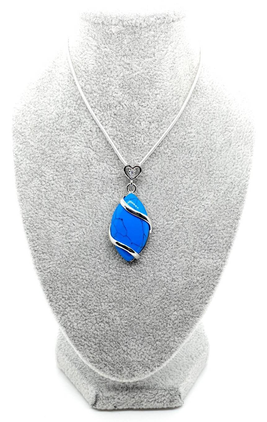 Turquoise Pendant Necklace | Turquoise Heart Necklace | Queebo