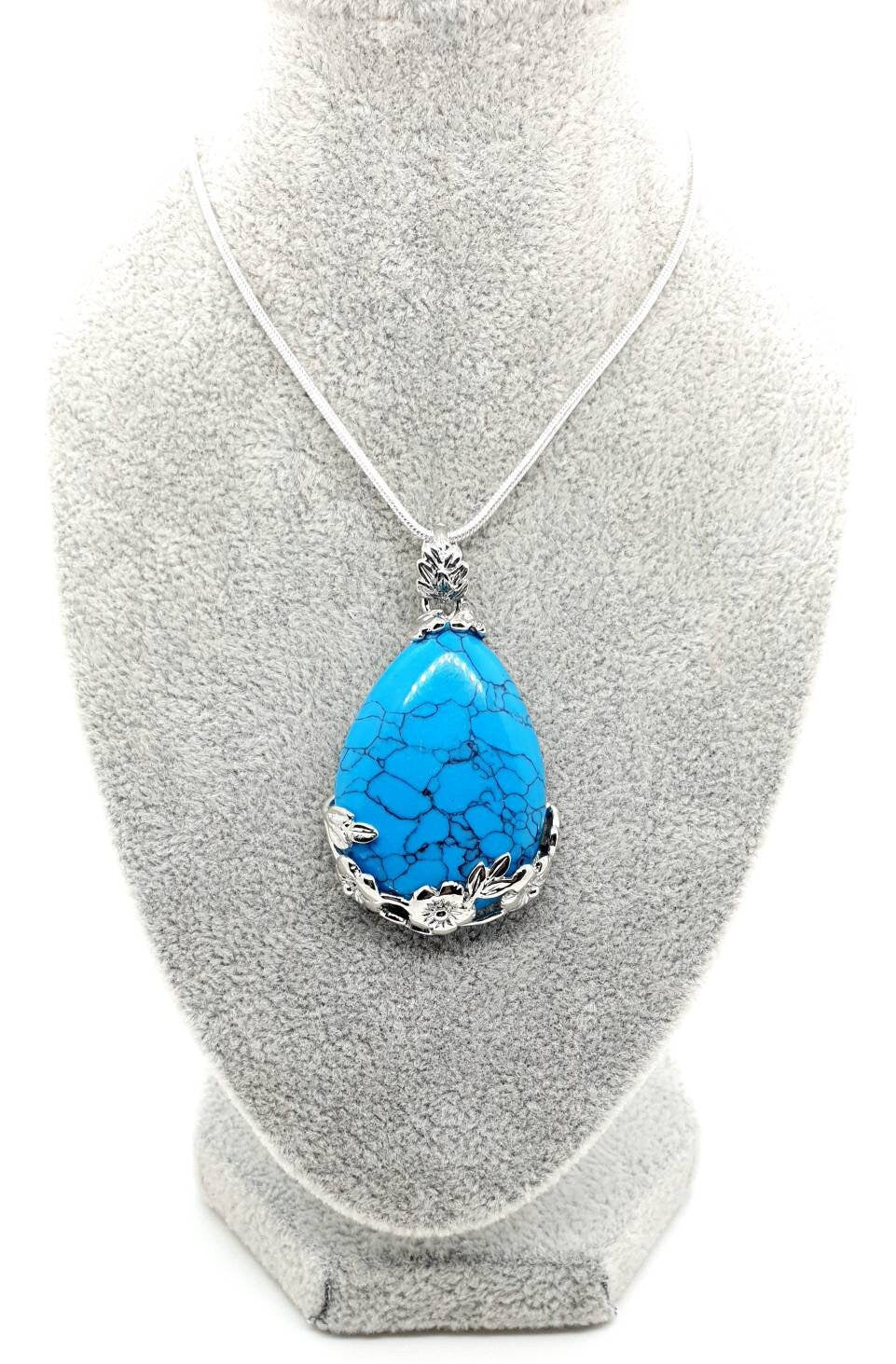 Crystal Teardrop Pendant | Turquoise Teardrop Pendant | Queebo