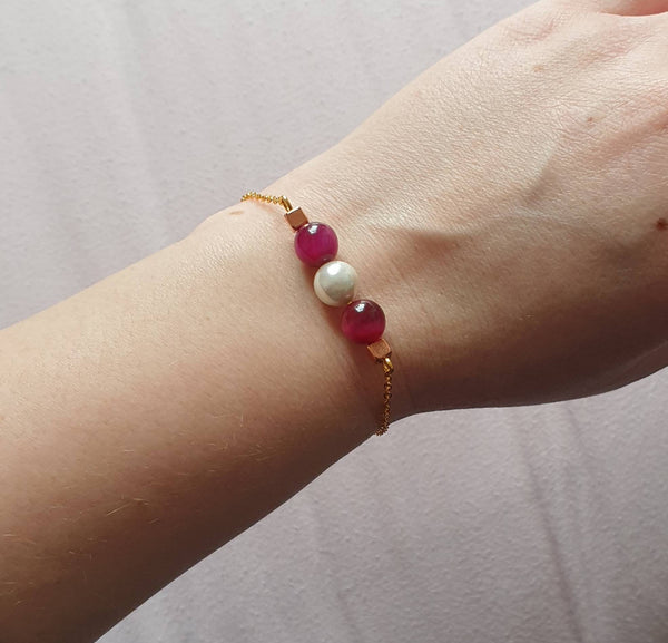 Gold Chain Bracelet With Pink Tiger Eye Crystal and White Pearl