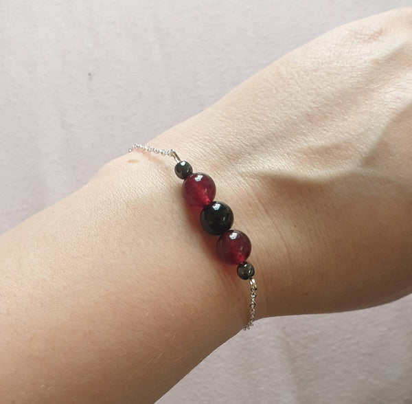 Handmade Silver Chain Bracelet With Red Garnet and Agate Crystal