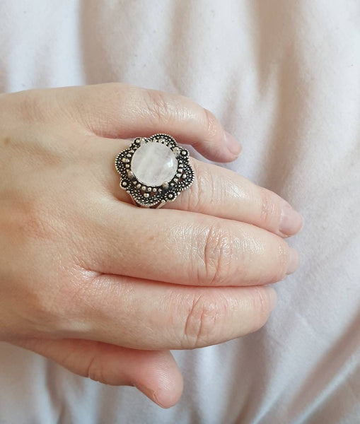 Vintage Silver Ring With Rose Quartz Crystal Gemstone