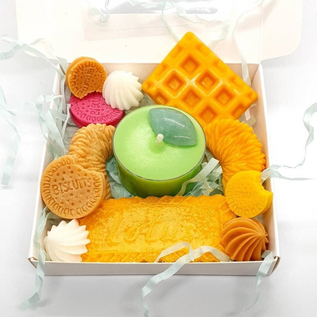 Handmade Luxury Wax Melts Gift Box Set With Cedar Wood Tea Light Candle