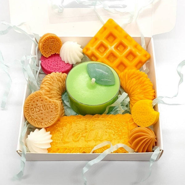 Handmade Luxury Wax Melts Gift Box Set With Cedar Wood Tea Light Candle
