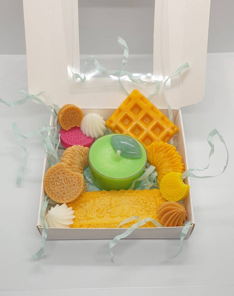 Handmade Luxury Wax Melts Gift Box Set With Cedar Wood Tea Light Candle