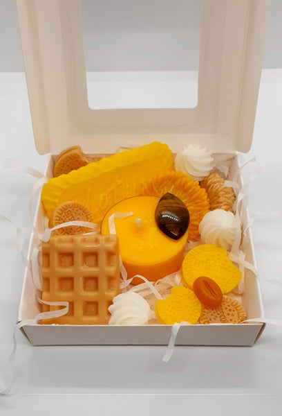 Handmade Luxury Wax Melts Gift Box Set With Vanilla Scented Tea Light Candle