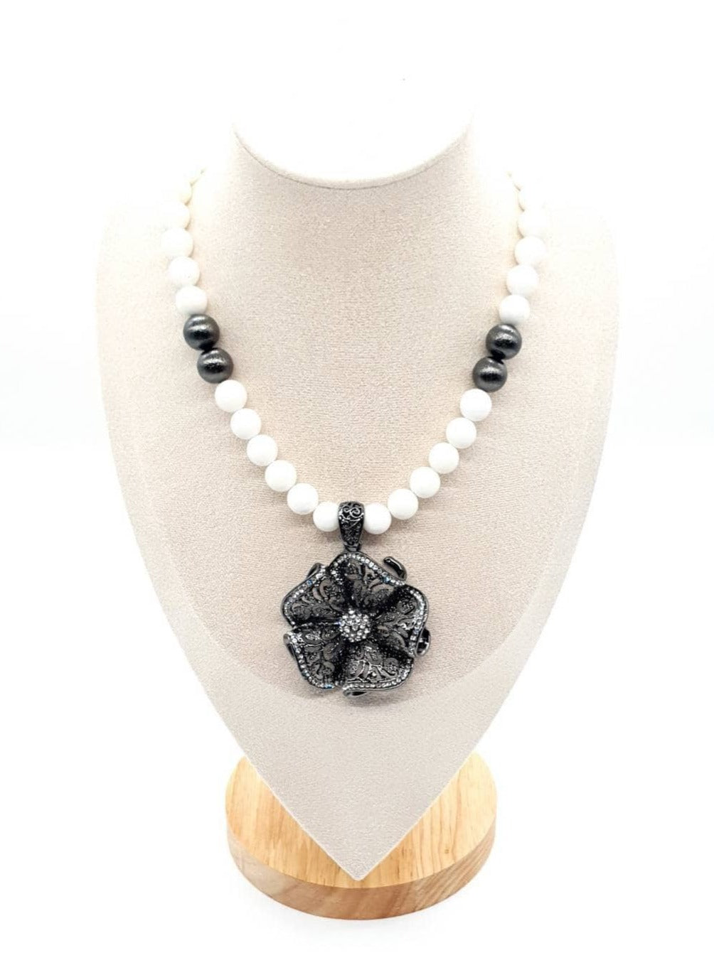 White Tridacna Beaded Necklace With Vintage Flower Pendant
