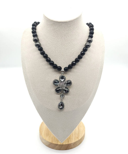 Black Beaded Necklace | Large Flower Pendant | Queebo