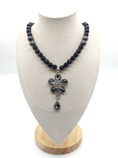 Black Beaded Necklace | Large Flower Pendant | Queebo