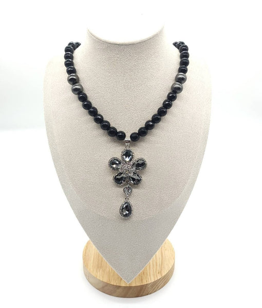 Black Beaded Necklace | Large Flower Pendant | Queebo
